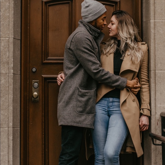 BCBG Max Azria Camel Wool Belted Coat Sz Small - Picture 5 of 8